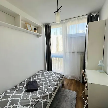 Проживание в семье Centralna